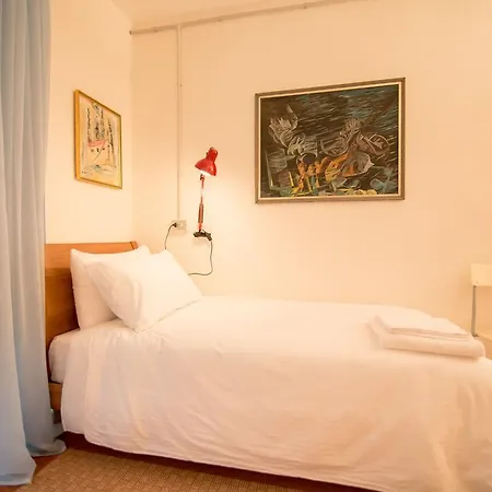Artistic Bed & Breakfast 3*