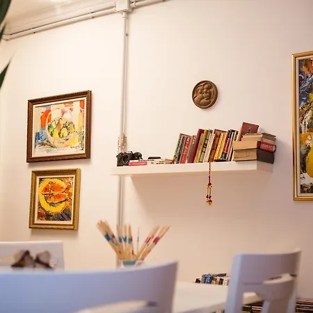 مبيت وإفطار أرتيستيك فندق مبيت وإفطار