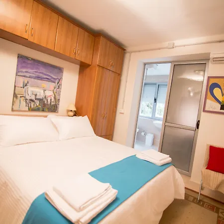 Oda ve Kahvaltı Artistic