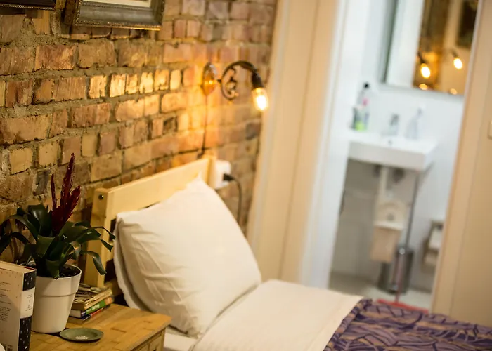 Artistic Couette-café 3*