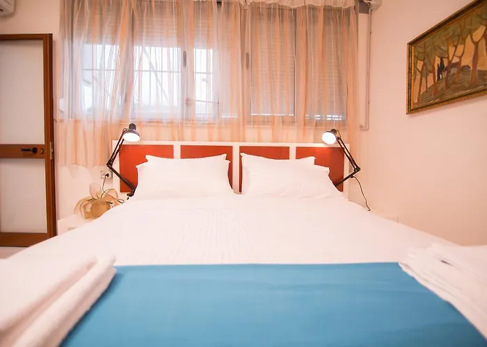 Couette-café Artistic 3*