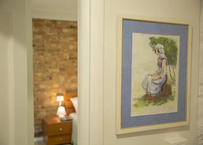 לינה וארוחת בוקר Artistic 3*