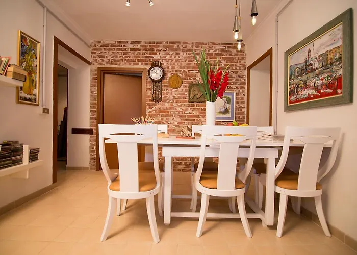 Artistic Couette-café 3*